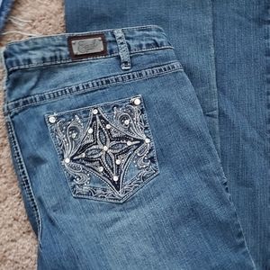SOLD 03/18/21 Womens EARL Jeans